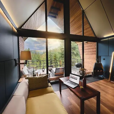 Spitzbergen House *